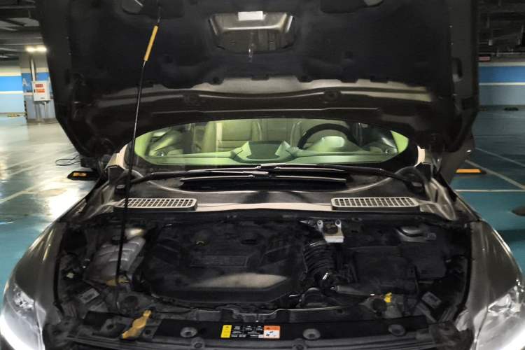 Used Ford Kuga 2013 2.0L GTDi Four-Wheel Drive Premium Model Engine Bay
