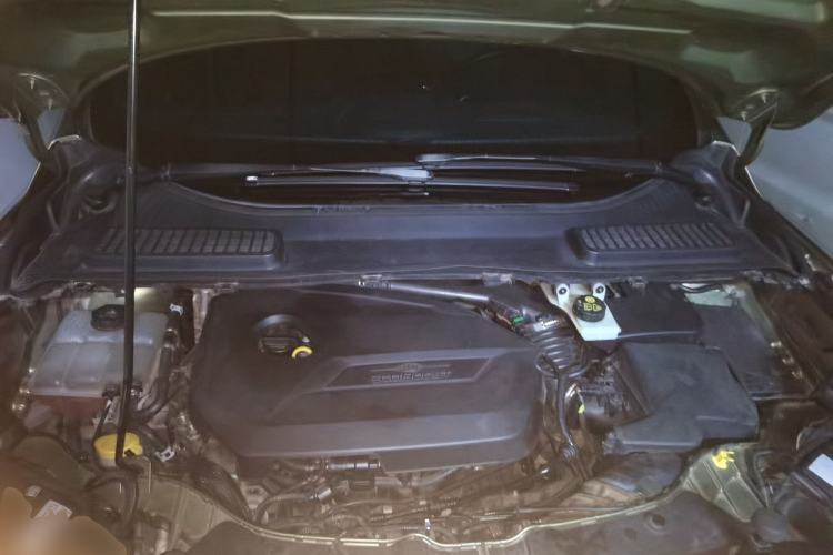 Used Ford Kuga 2013 1.6L GTDi Two-Wheel-Drive Trend Model Engine Bay