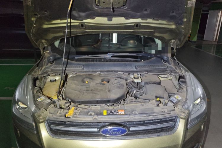 Used Ford Kuga 2013 2.0L GTDi Four-Wheel-Drive Sport Model Engine Bay