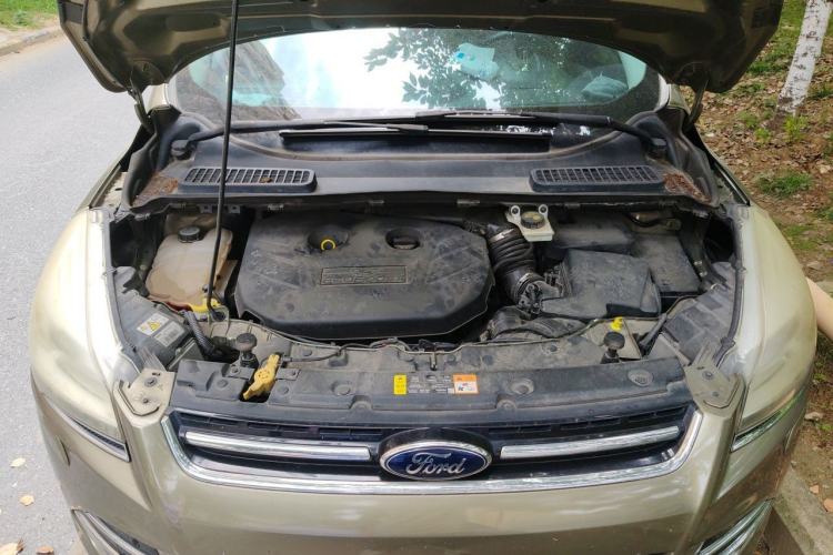 Used Ford Kuga 2013 2.0L GTDi Four-Wheel Drive Premium Model Engine Bay