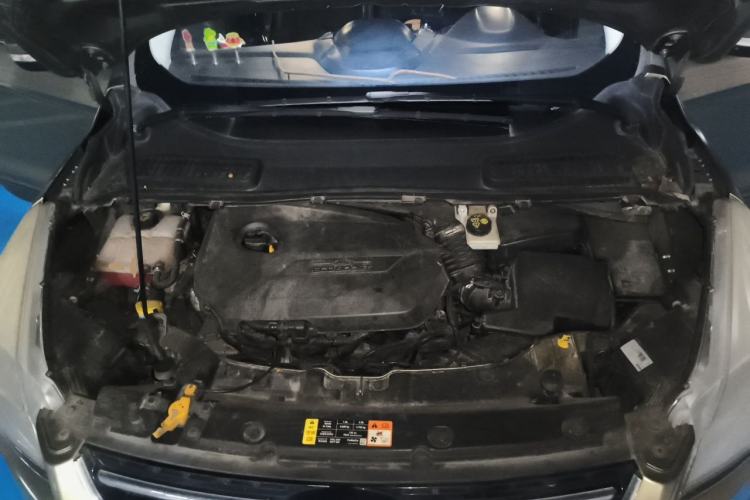 Used Ford Kuga 2013 1.6L GTDi Two-Wheel-Drive Trend Model Engine Bay