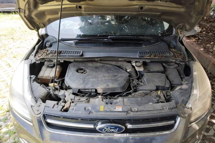 Used Ford Kuga 2013 1.6L GTDi Two-Wheel-Drive Trend Model Engine Bay