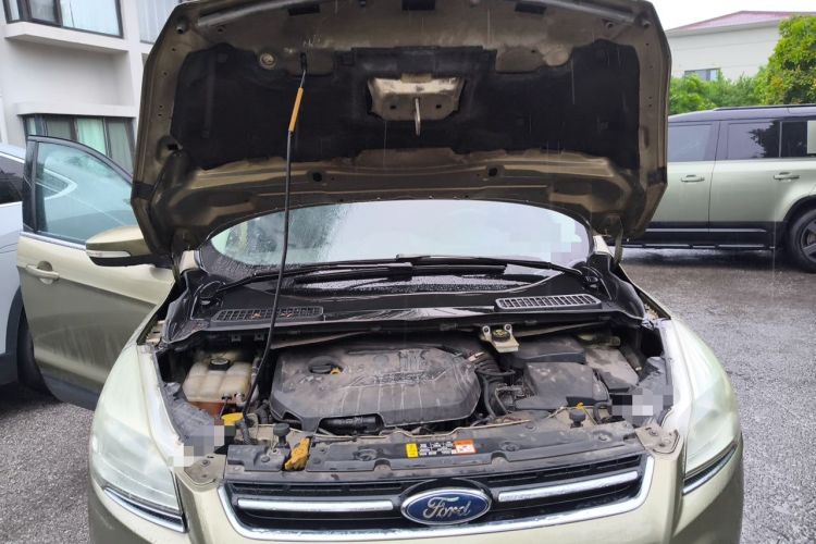 Used Ford Kuga 2013 1.6L GTDi Two-Wheel-Drive Trend Model Engine Bay