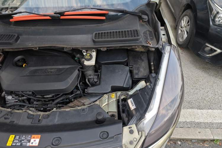 Used Ford Kuga 2013 1.6L GTDi Two-Wheel-Drive Comfort Model Engine Bay Left