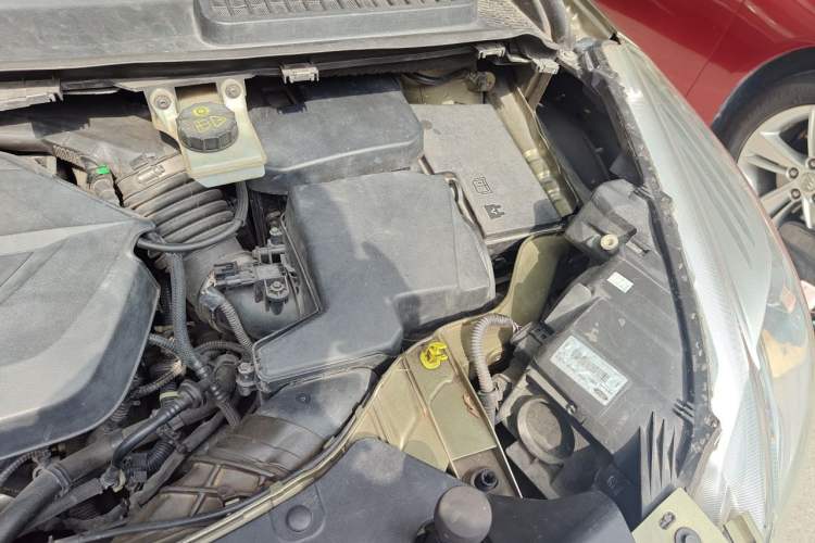Used Ford Kuga 2013 1.6L GTDi 4x4 Elite Model Engine Bay Left