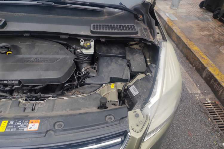Used Ford Kuga 2013 1.6L GTDi Two-Wheel-Drive Comfort Model Engine Bay Left