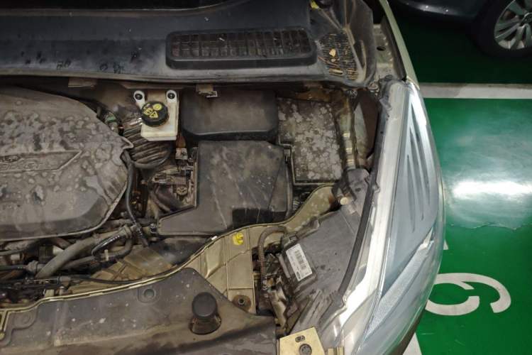 Used Ford Kuga 2013 1.6L GTDi 4x4 Elite Model Engine Bay Left