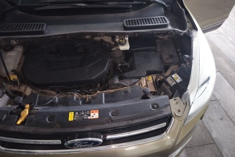 Used Ford Kuga 2013 2.0L GTDi Four-Wheel Drive Premium Model Engine Bay Left