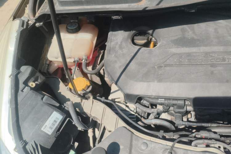 Used Ford Kuga 2013 1.6L GTDi 4x4 Elite Model Engine Bay Right