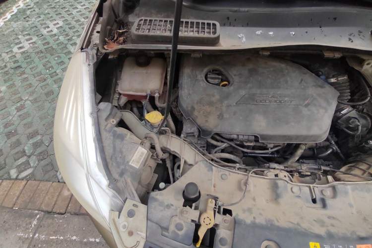 Used Ford Kuga 2013 1.6L GTDi 4x4 Elite Model Engine Bay Right