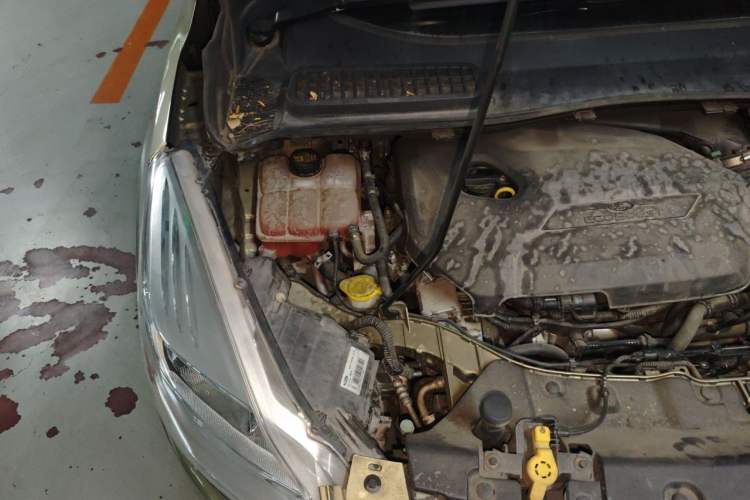 Used Ford Kuga 2013 1.6L GTDi 4x4 Elite Model Engine Bay Right