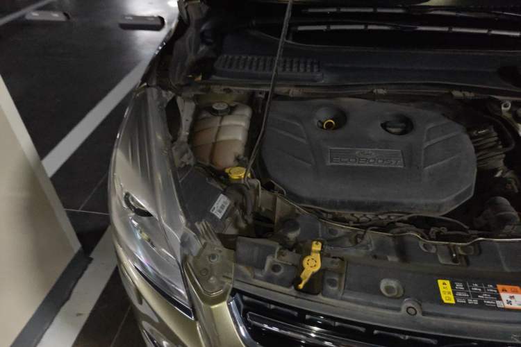 Used Ford Kuga 2013 2.0L GTDi Four-Wheel Drive Premium Model Engine Bay Right