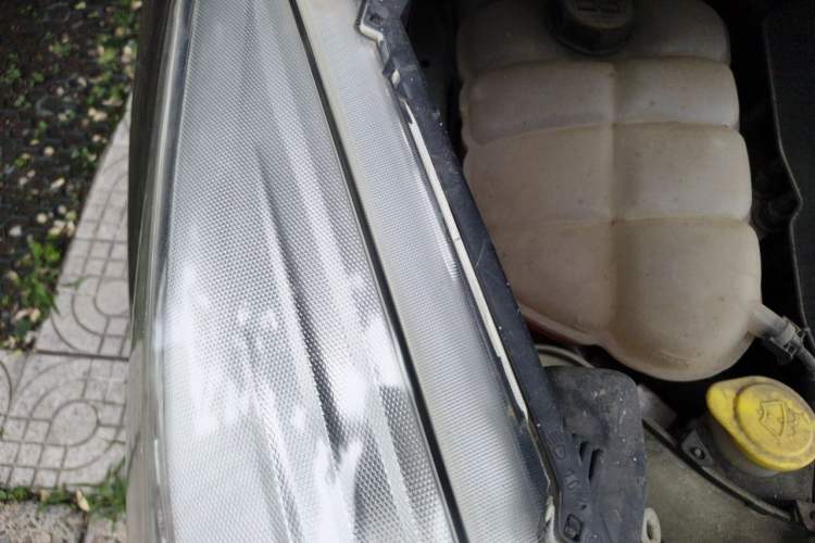 Used Ford Kuga 2013 2.0L GTDi Four-Wheel-Drive Sport Model Engine Bay Right