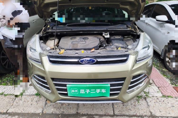 Used Ford Kuga 2013 2.0L GTDi Four-Wheel-Drive Sport Model Engine Bay
