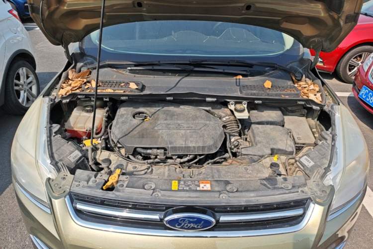 Used Ford Kuga 2013 1.6L GTDi Two-Wheel-Drive Trend Model Engine Bay