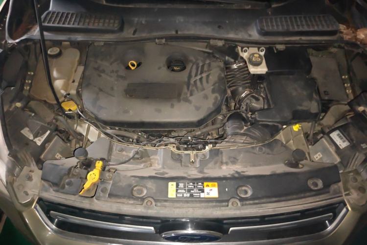 Used Ford Kuga 2013 2.0L GTDi Four-Wheel Drive Premium Model Engine Bay