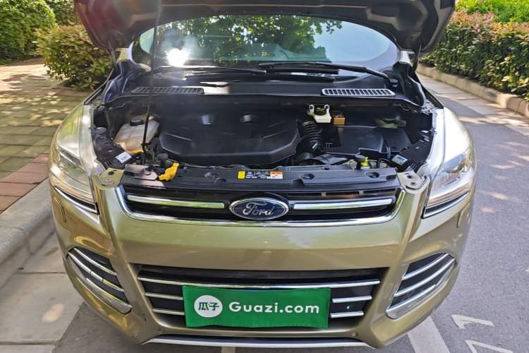 Used Ford Kuga 2013 2.0L GTDi Four-Wheel Drive Premium Model Engine Bay