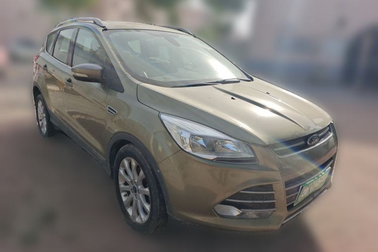 Used Ford Kuga 2013 1.6L GTDi Two-Wheel-Drive Trend Model Front Right 45 Deg