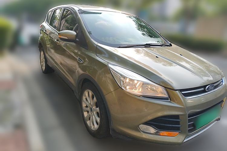 Used Ford Kuga 2013 1.6L GTDi Two-Wheel-Drive Comfort Model Front Right 45 Deg