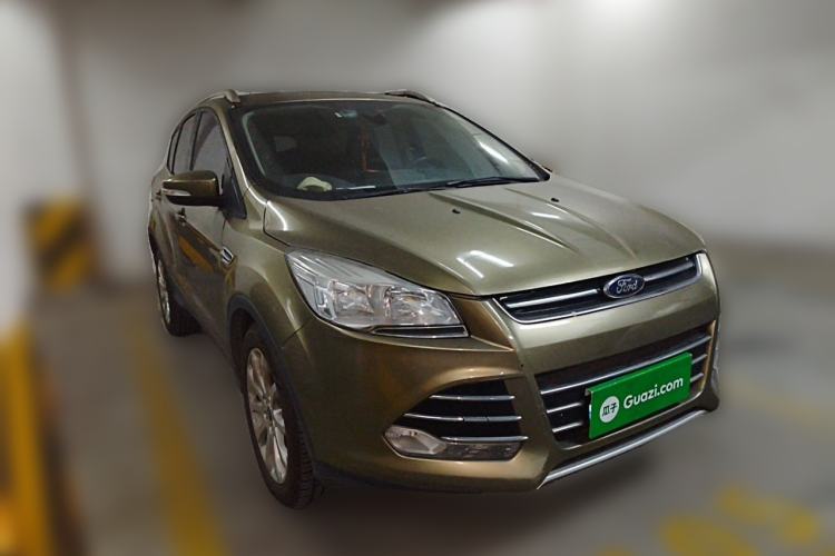 Used Ford Kuga 2013 1.6L GTDi Two-Wheel-Drive Trend Model Front Right 45 Deg