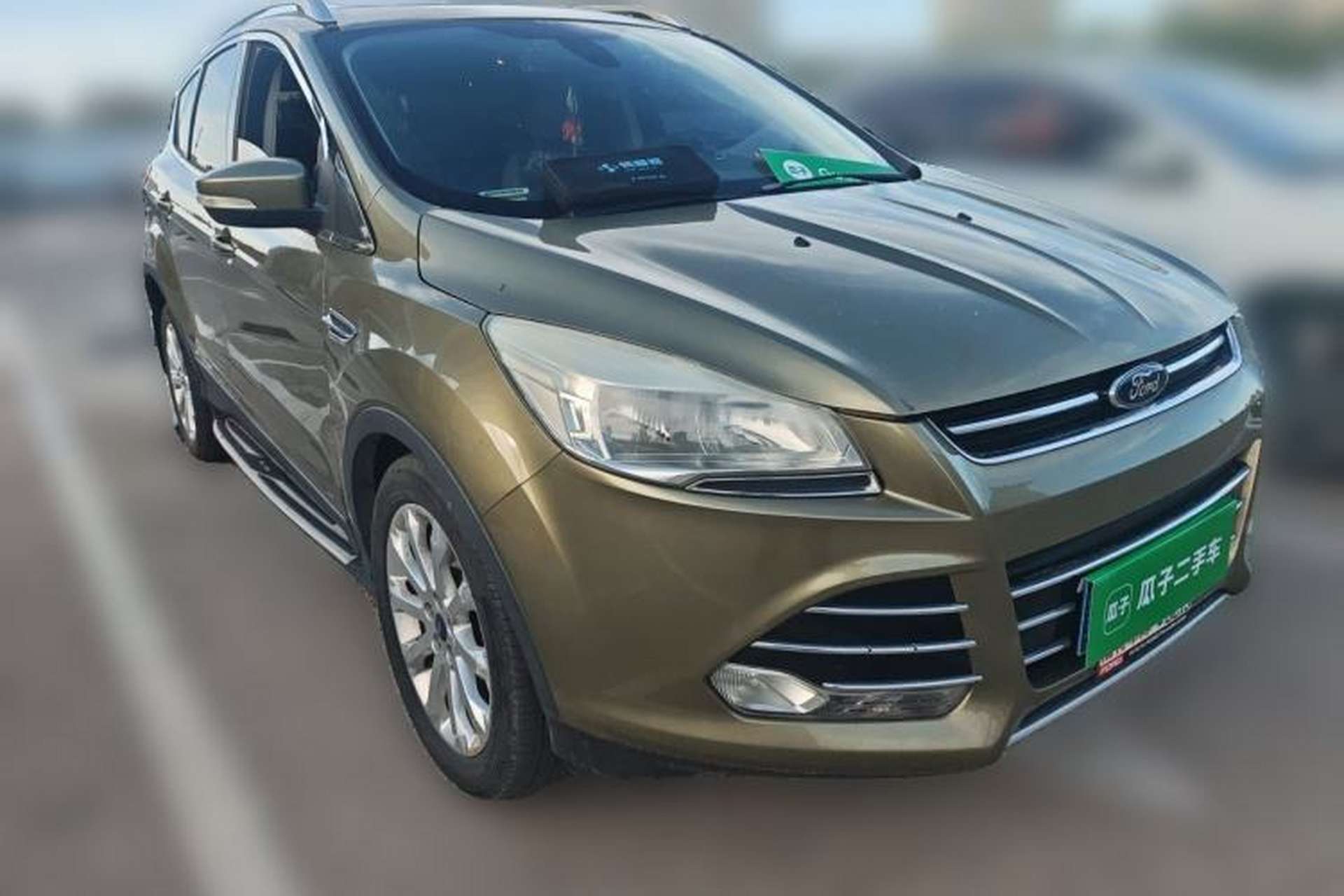 Used Ford Kuga 2013 2.0L GTDi Four-Wheel-Drive Elite Model Front Right 45 Deg