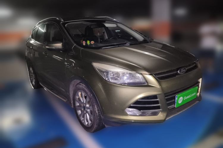 Used Ford Kuga 2013 1.6L GTDi Two-Wheel-Drive Trend Model Front Right 45 Deg