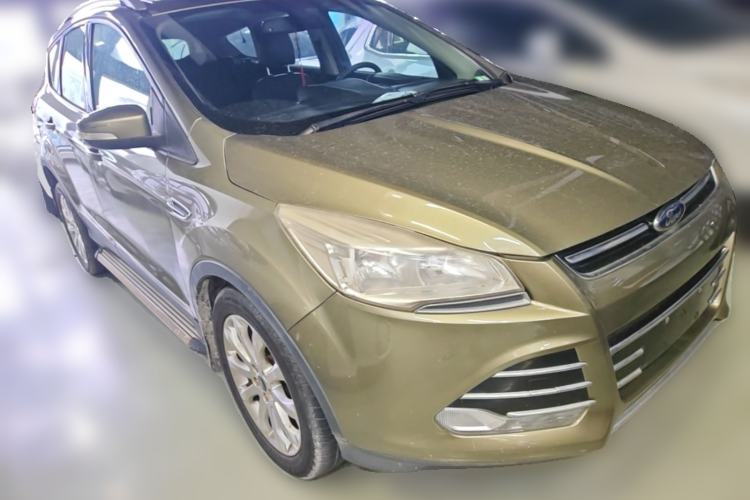 Used Ford Kuga 2013 1.6L GTDi Two-Wheel-Drive Trend Model Front Right 45 Deg