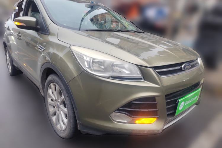 Used Ford Kuga 2013 1.6L GTDi Two-Wheel-Drive Comfort Model Front Right 45 Deg