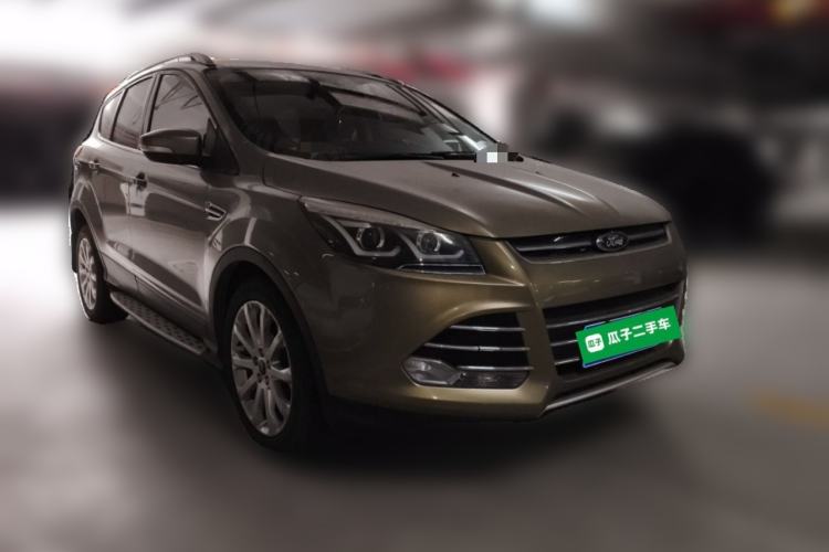 Used Ford Kuga 2013 1.6L GTDi Two-Wheel-Drive Trend Model Front Right 45 Deg