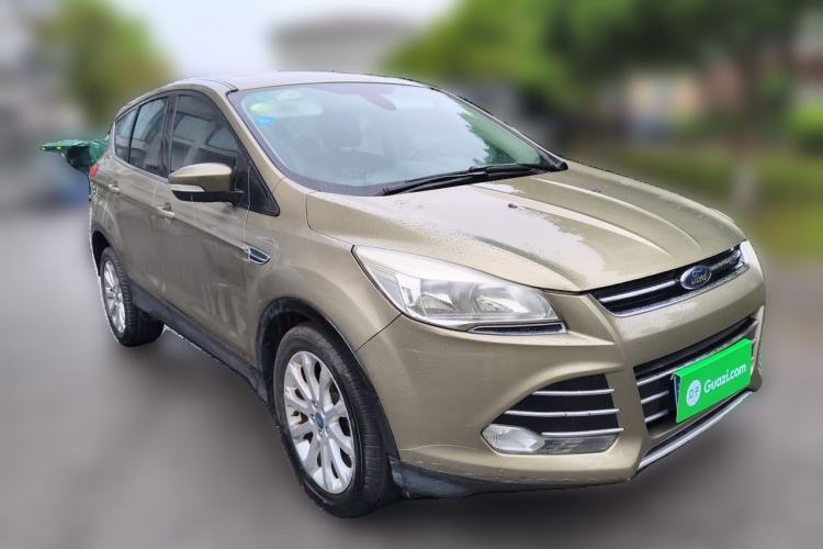 Used Ford Kuga 2013 1.6L GTDi Two-Wheel-Drive Trend Model Front Right 45 Deg
