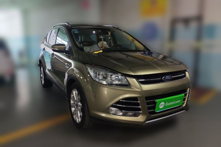 Used Ford Kuga 2013 1.6L GTDi Two-Wheel-Drive Trend Model Front Right 45 Deg