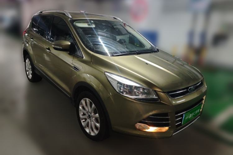 Used Ford Kuga 2013 1.6L GTDi 4x4 Elite Model Front Right 45 Deg