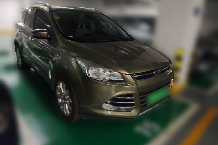 Used Ford Kuga 2013 1.6L GTDi 4x4 Elite Model Front Right 45 Deg