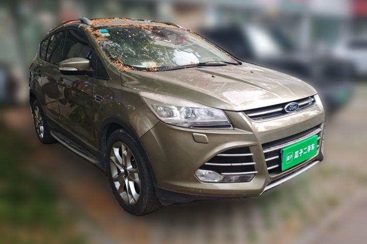 Used Ford Kuga 2013 2.0L GTDi Four-Wheel-Drive Sport Model Front Right 45 Deg