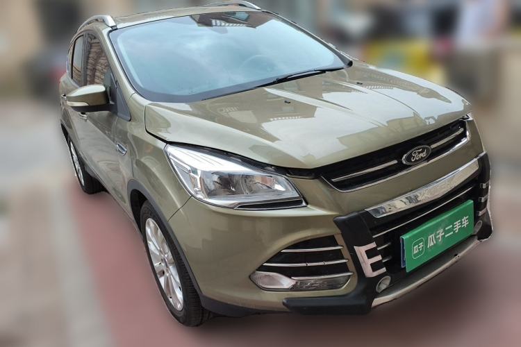 Used Ford Kuga 2013 1.6L GTDi Two-Wheel-Drive Trend Model Front Right 45 Deg