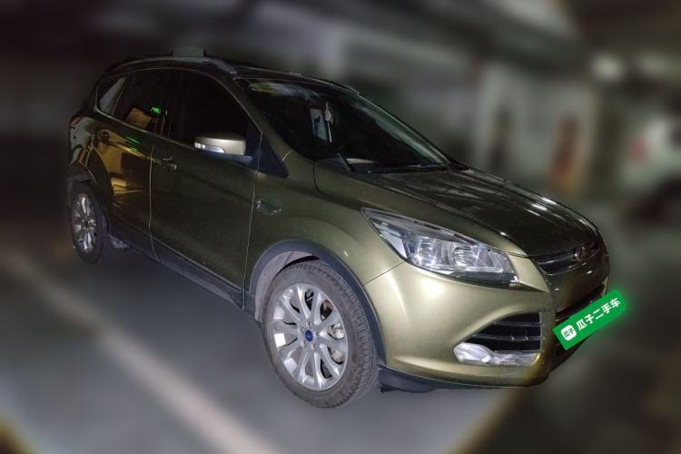 Used Ford Kuga 2013 1.6L GTDi Two-Wheel-Drive Trend Model Front Right 45 Deg