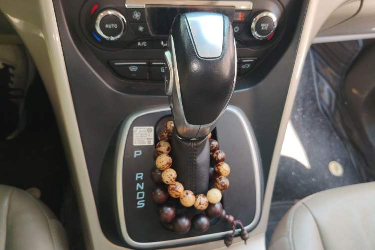 Used Ford Kuga 2013 2.0L GTDi Four-Wheel Drive Premium Model Gear Lever