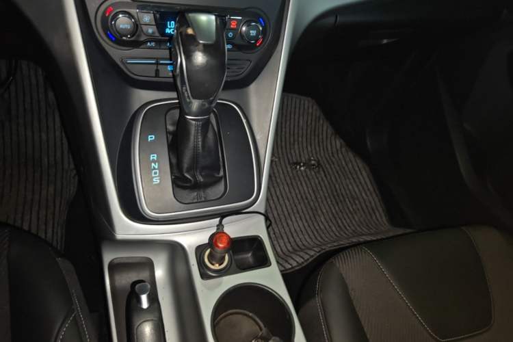 Used Ford Kuga 2013 1.6L GTDi Two-Wheel-Drive Trend Model Gear Lever