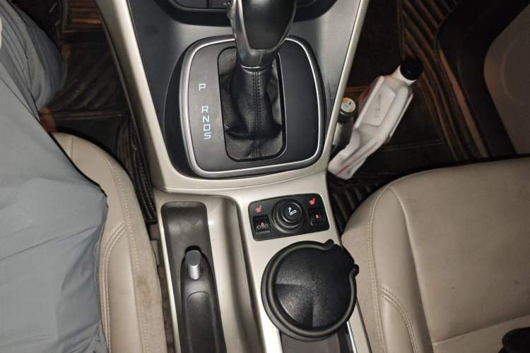 Used Ford Kuga 2013 1.6L GTDi 4x4 Elite Model Gear Lever