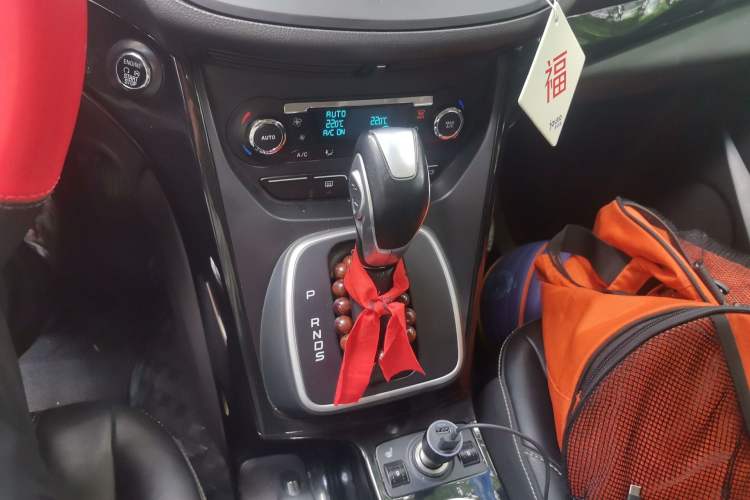 Used Ford Kuga 2013 2.0L GTDi Four-Wheel-Drive Sport Model Gear Lever