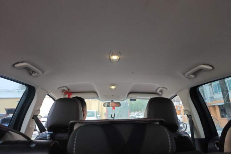 Used Ford Kuga 2013 1.6L GTDi Two-Wheel-Drive Comfort Model Headliner