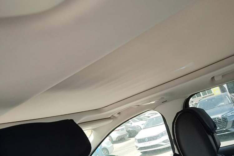 Used Ford Kuga 2013 2.0L GTDi Four-Wheel-Drive Sport Model Headliner