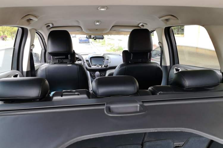 Used Ford Kuga 2013 1.6L GTDi Two-Wheel-Drive Comfort Model Headliner
