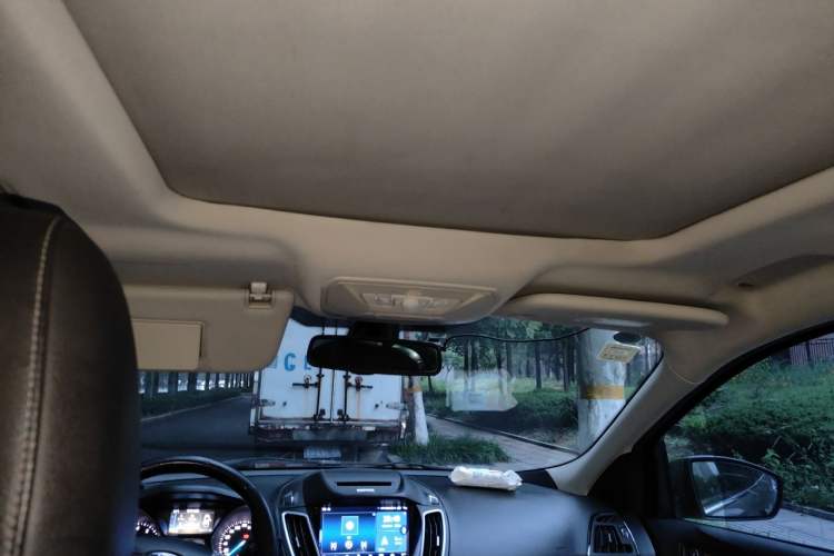 Used Ford Kuga 2013 2.0L GTDi Four-Wheel-Drive Sport Model Headliner