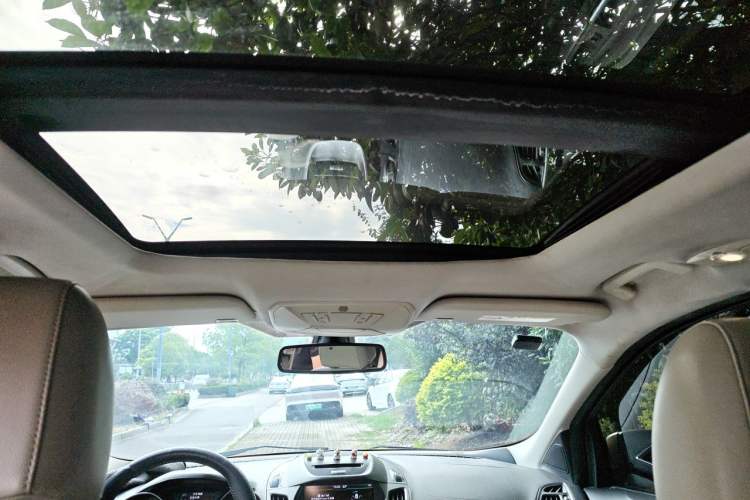 Used Ford Kuga 2013 2.0L GTDi Four-Wheel-Drive Elite Model Headliner