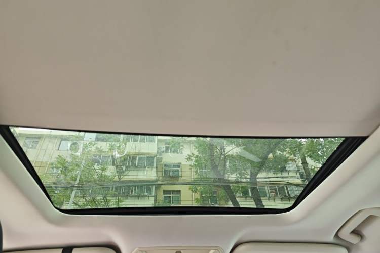 Used Ford Kuga 2013 1.6L GTDi Two-Wheel-Drive Trend Model Headliner