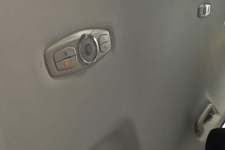 Used Ford Kuga 2013 1.6L GTDi Two-Wheel-Drive Comfort Model Headliner