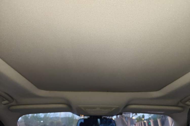 Used Ford Kuga 2013 1.6L GTDi Two-Wheel-Drive Trend Model Headliner