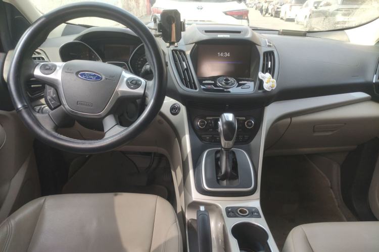 Used Ford Kuga 2013 2.0L GTDi Four-Wheel Drive Premium Model Interior 2