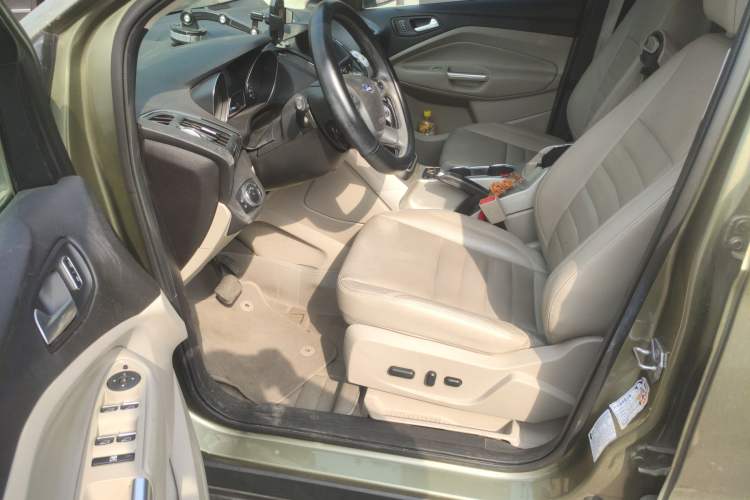 Used Ford Kuga 2013 2.0L GTDi Four-Wheel Drive Premium Model Interior 3